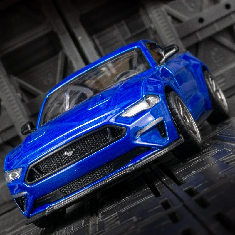 1:34 Ford Mustang GT 2018 Muscle Car da Liga de Carro Fundido Brinquedo Modelo de Carro de Som e Luz para Crianças, Brinquedos Colecionáveis presente de Aniversário