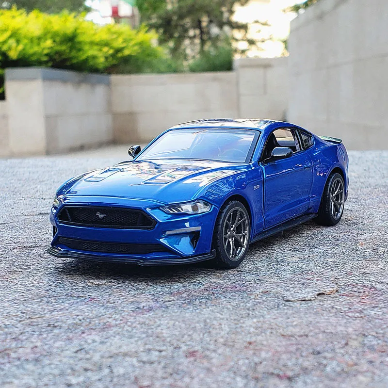 1:34 Ford Mustang GT 2018 Muscle Car da Liga de Carro Fundido Brinquedo Modelo de Carro de Som e Luz para Crianças, Brinquedos Colecionáveis presente de Aniversário
